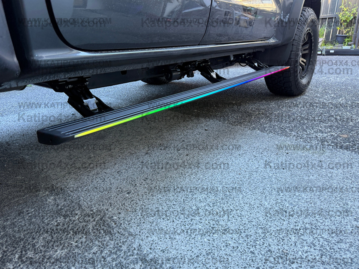 ELECTRIC POWER RETRACTABLE BOARD / FORD RANGER,  RAPTOR SIDE STEPS (2012-2025+) with LED Lights - Or NO LIGHTS