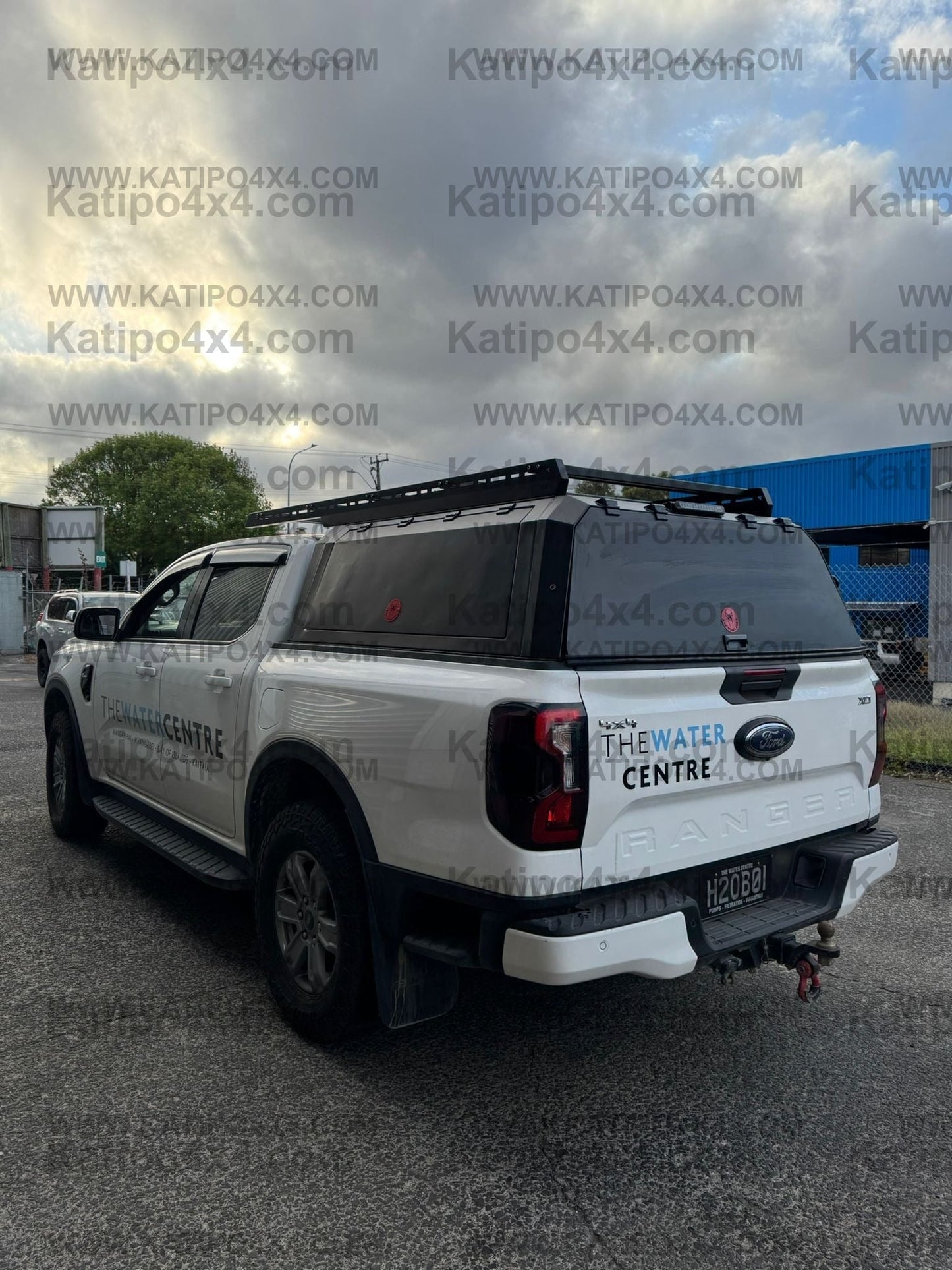 NEXT-GEN 2022+ FORD RANGER & RAPTOR  Tradesman’s Aluminium Canopy With Central locking & Roof Rack