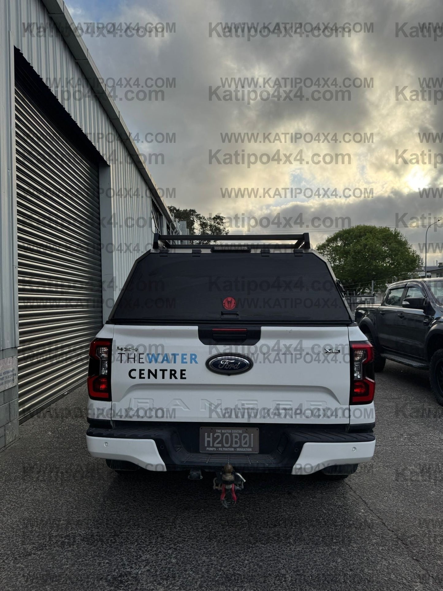 NEXT-GEN 2022+ FORD RANGER & RAPTOR  Tradesman’s Aluminium Canopy With Central locking & Roof Rack