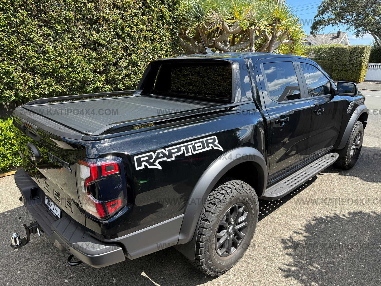 2022+ ( BLACK ROLLER LID & SAILPLANE  )  NEXT-GEN FORD RANGER & RAPTOR ELECTRIC ROLLER LID SPORTS BAR. ( FREE FITTING OR SHIPPING )
