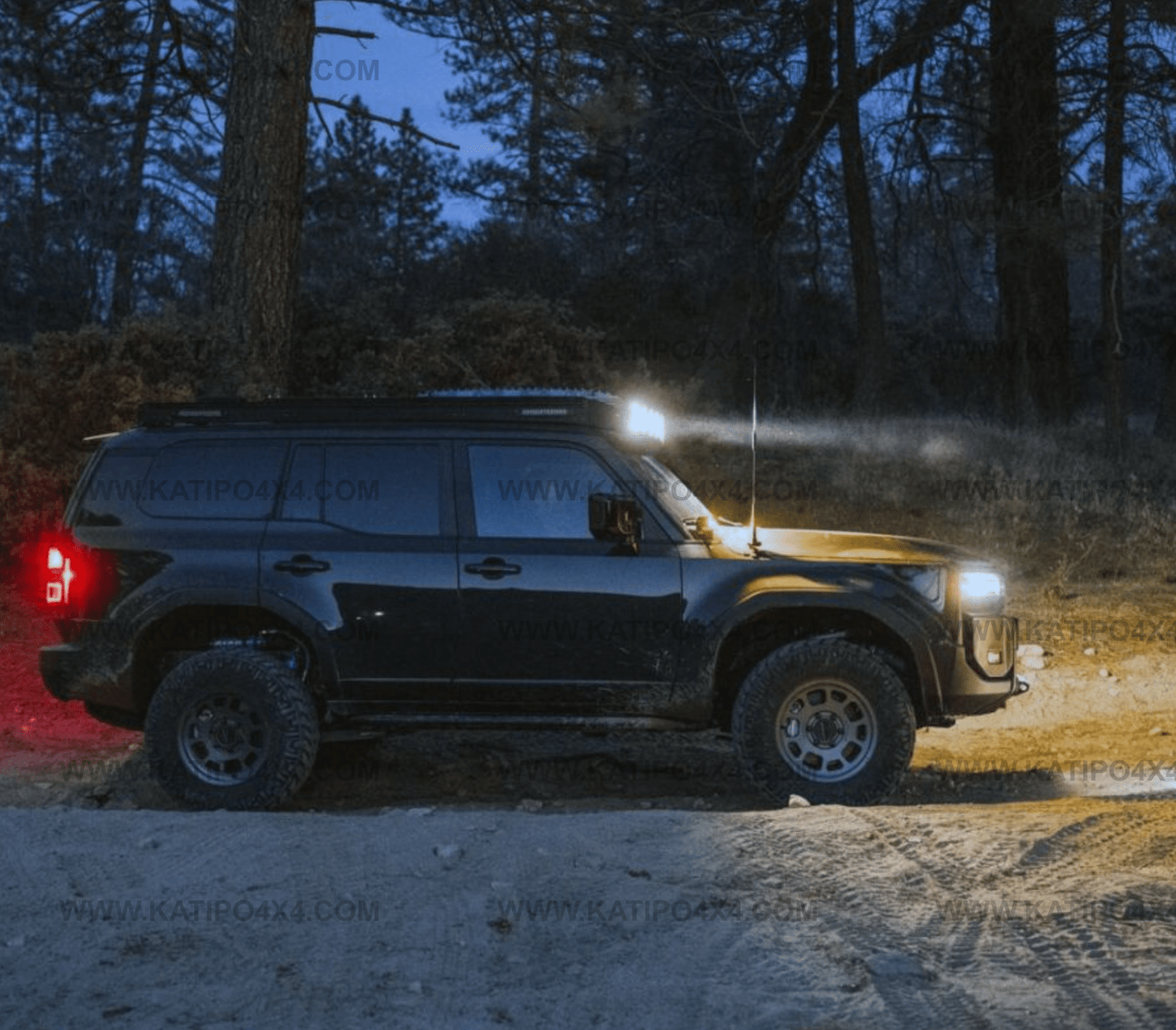 KC Platform One™ Roof Rack with 360° Lighting - Toyota Landcruiser (2024-2026+)