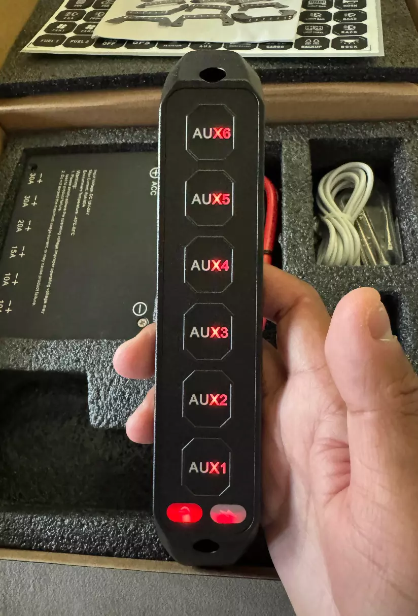 2022+ FORD RANGER, EVEREST & RAPTOR WIRELESS AUX SWITCH GRAB HANDLE SWITCH PANEL