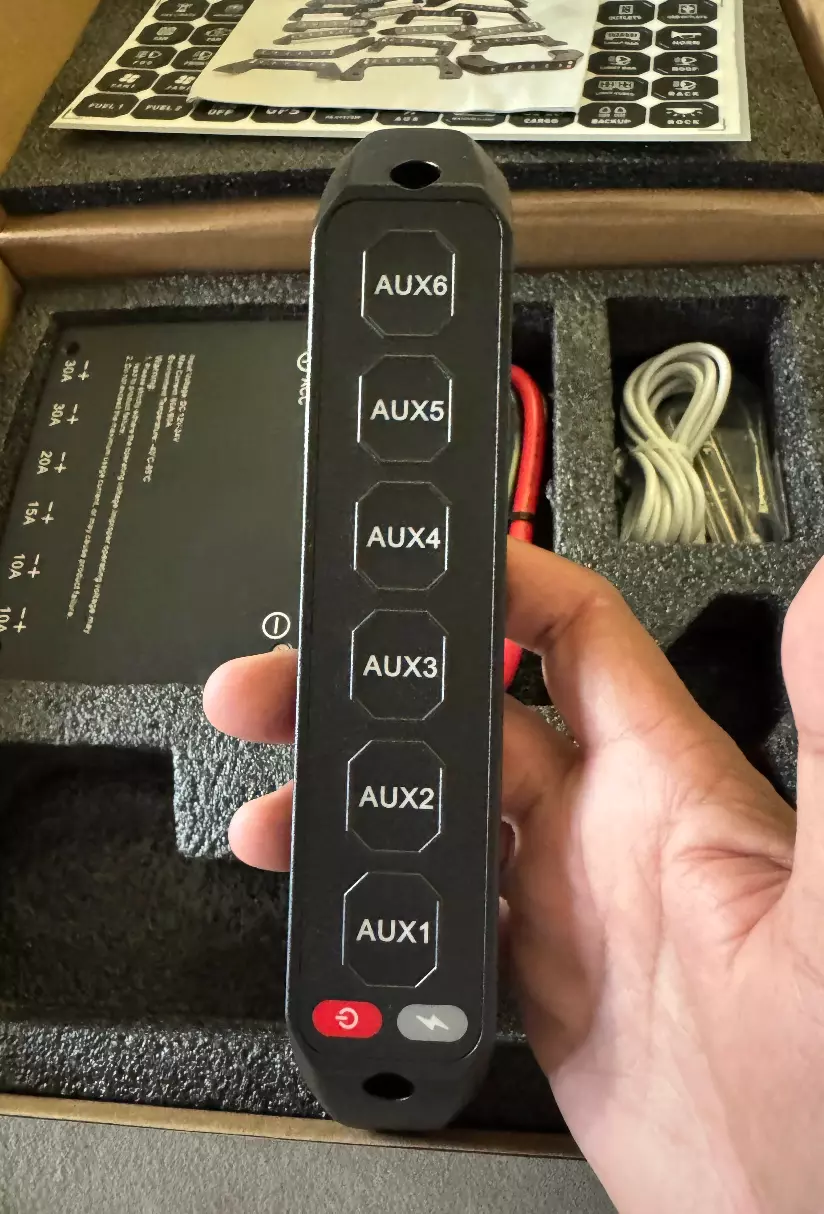 2022+ FORD RANGER, EVEREST & RAPTOR WIRELESS AUX SWITCH GRAB HANDLE SWITCH PANEL