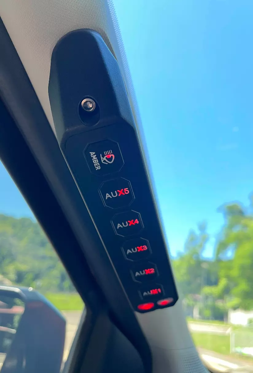 2022+ FORD RANGER, EVEREST & RAPTOR WIRELESS AUX SWITCH GRAB HANDLE SWITCH PANEL