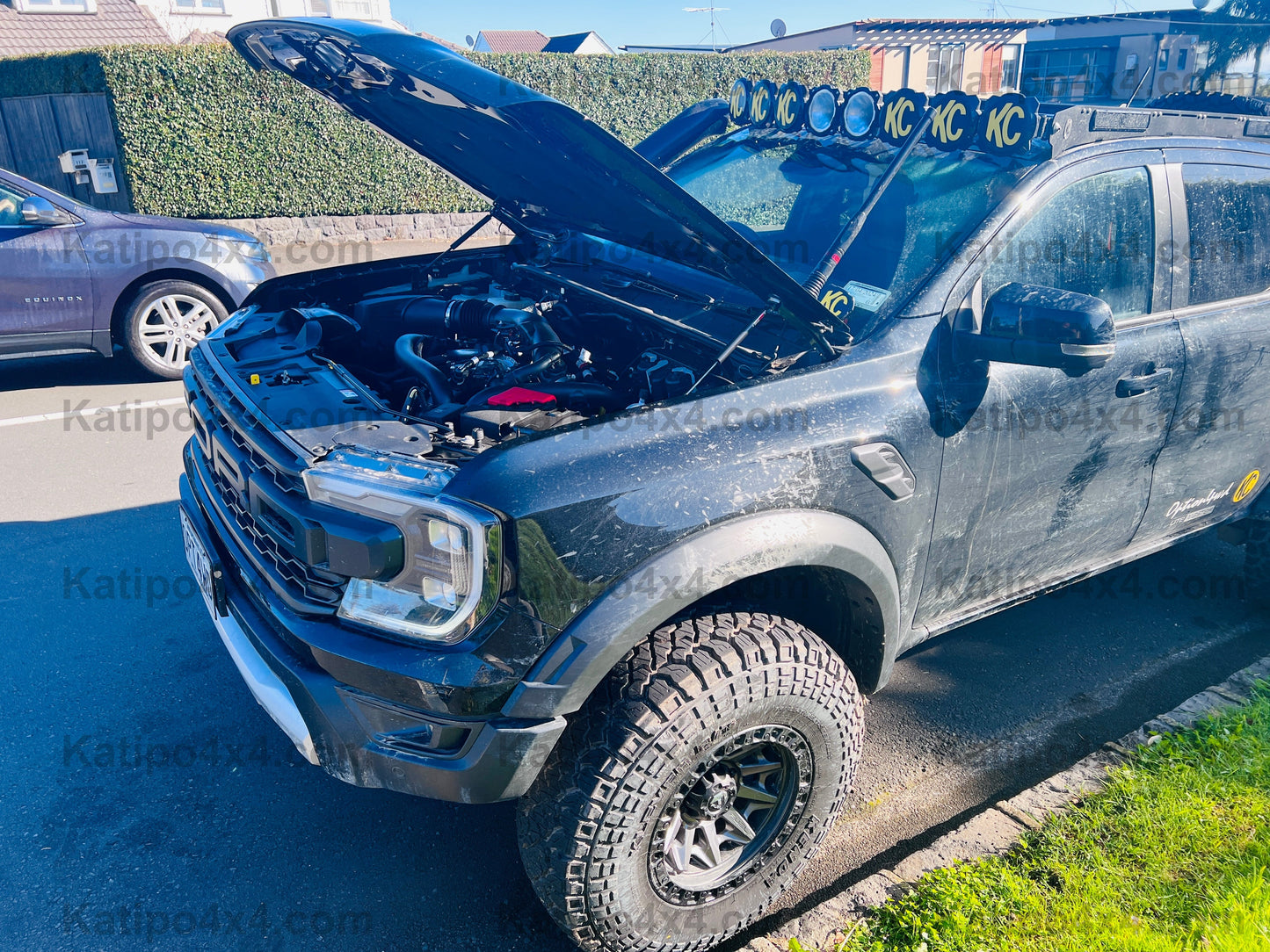 NEXT-GEN FORD RANGER & RAPTOR Bonnet Gas Struts