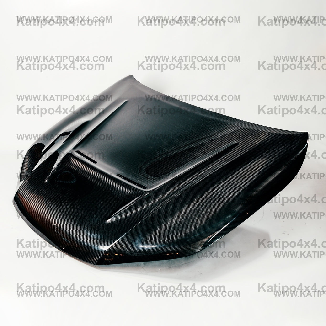 N80 TOYOTA HILUX  CARBON BONNET, TYPE - BATMASN BASIC (2015-2022)