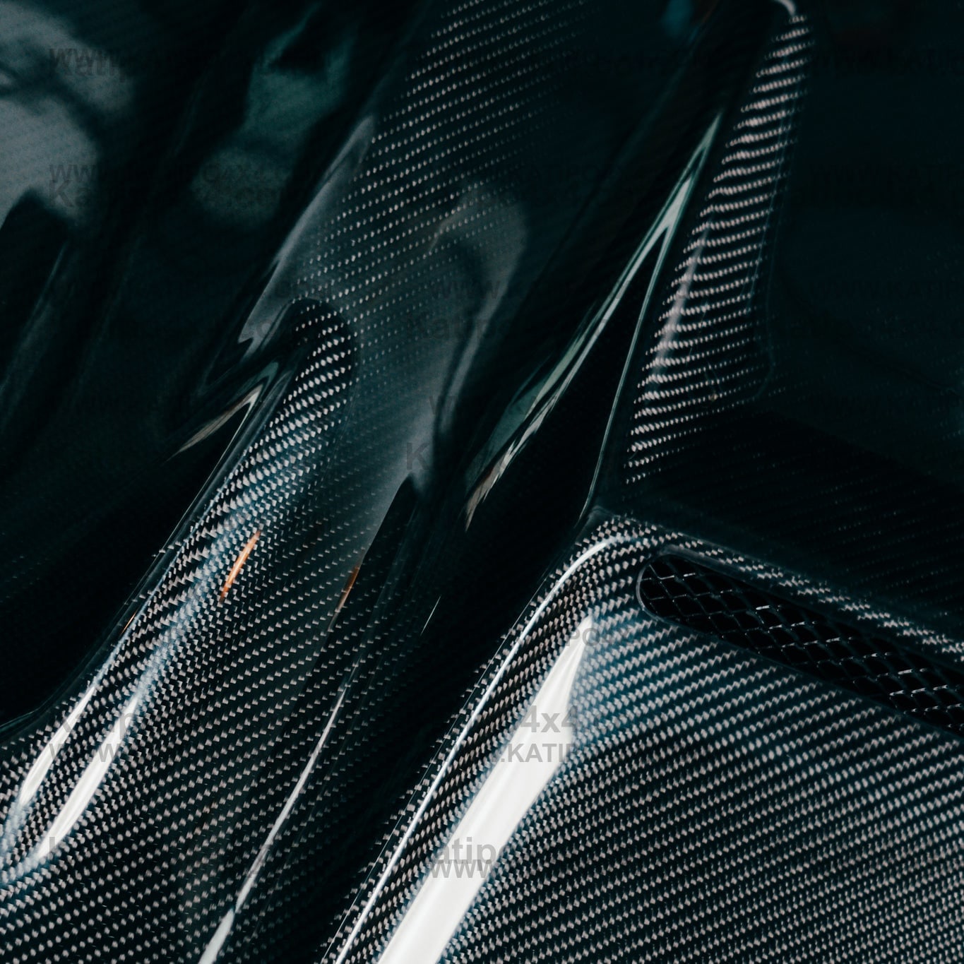 N80 TOYOTA HILUX  CARBON BONNET, TYPE - X-MEN V4 (2015-2022)