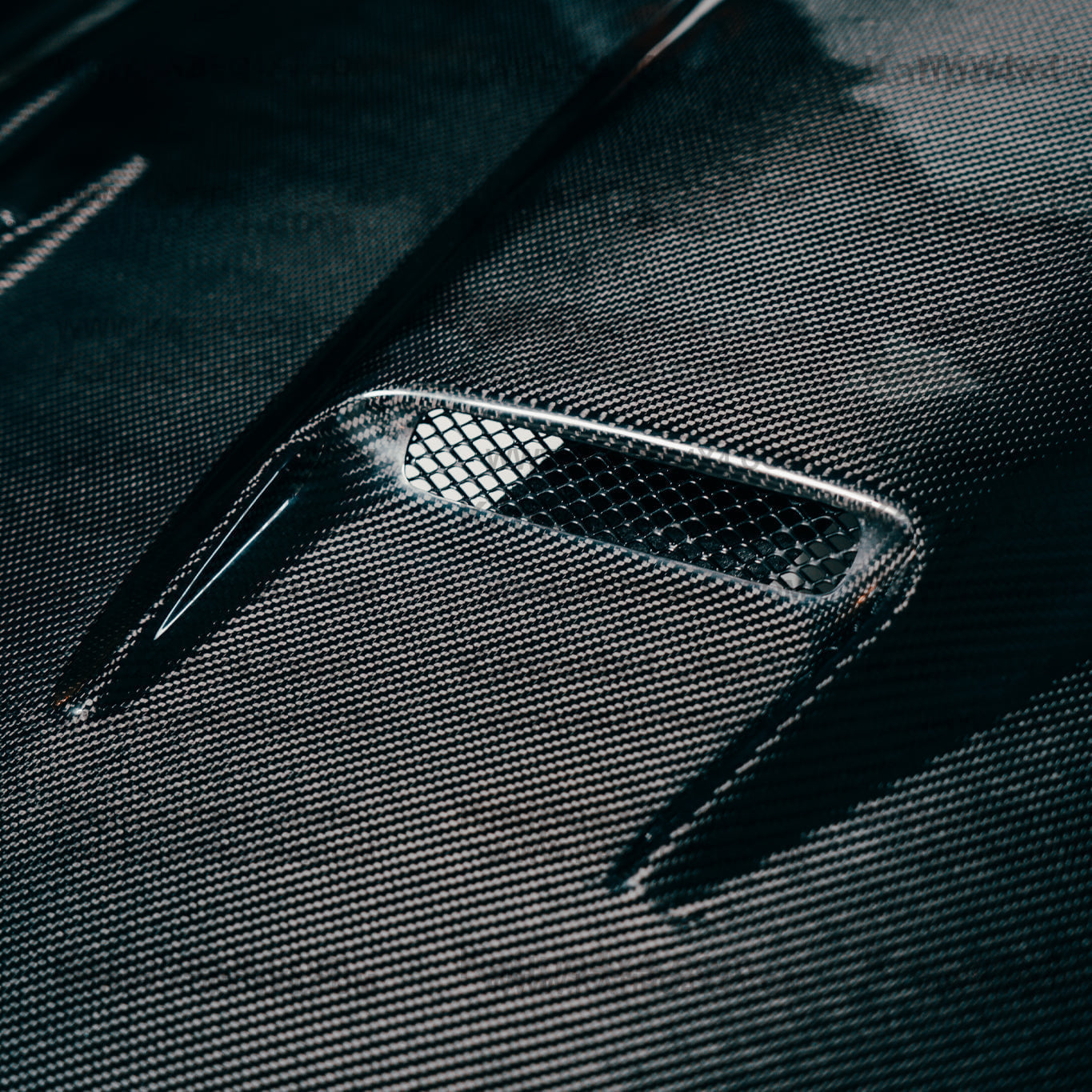 FORD RANGER, EVEREST & RAPTOR  CARBON BONNET, TYPE - SCOOP X (2015-2022) Worldwide shipping