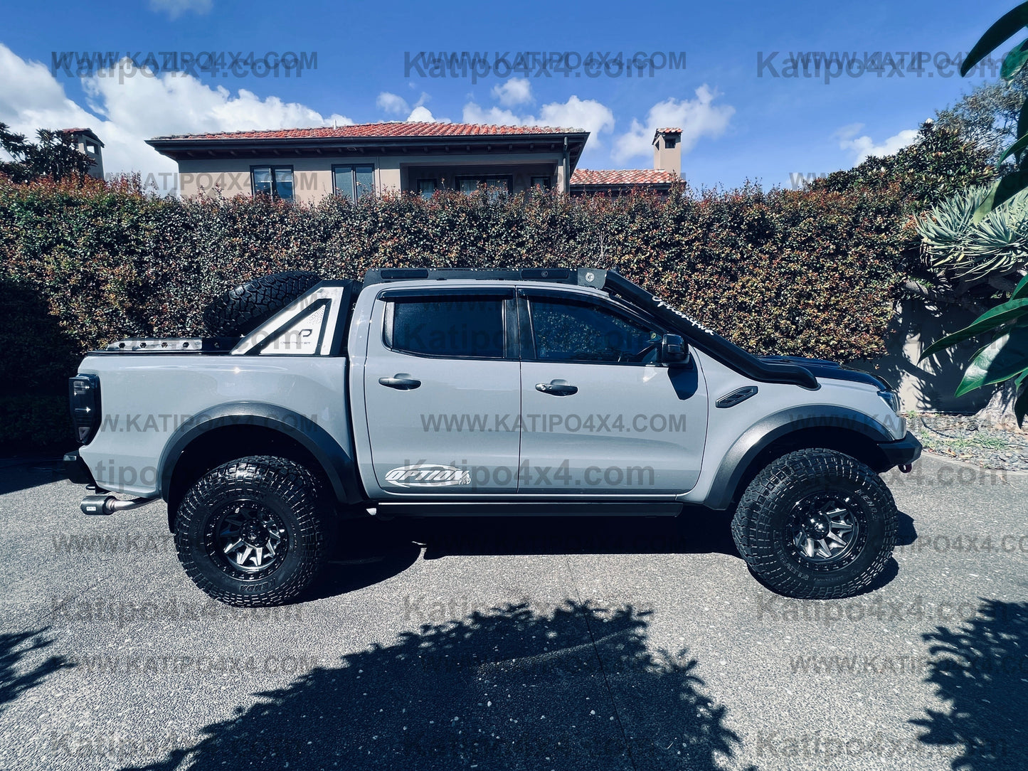 ELECTRIC POWER RETRACTABLE BOARD / FORD RANGER,  RAPTOR SIDE STEPS (2012-2025+) with LED Lights - Or NO LIGHTS