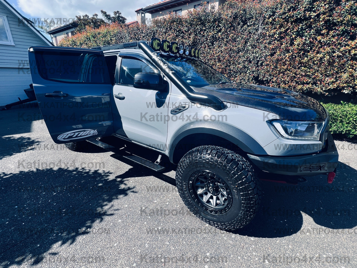 ELECTRIC POWER RETRACTABLE BOARD / FORD RANGER,  RAPTOR SIDE STEPS (2012-2025+) with LED Lights - Or NO LIGHTS