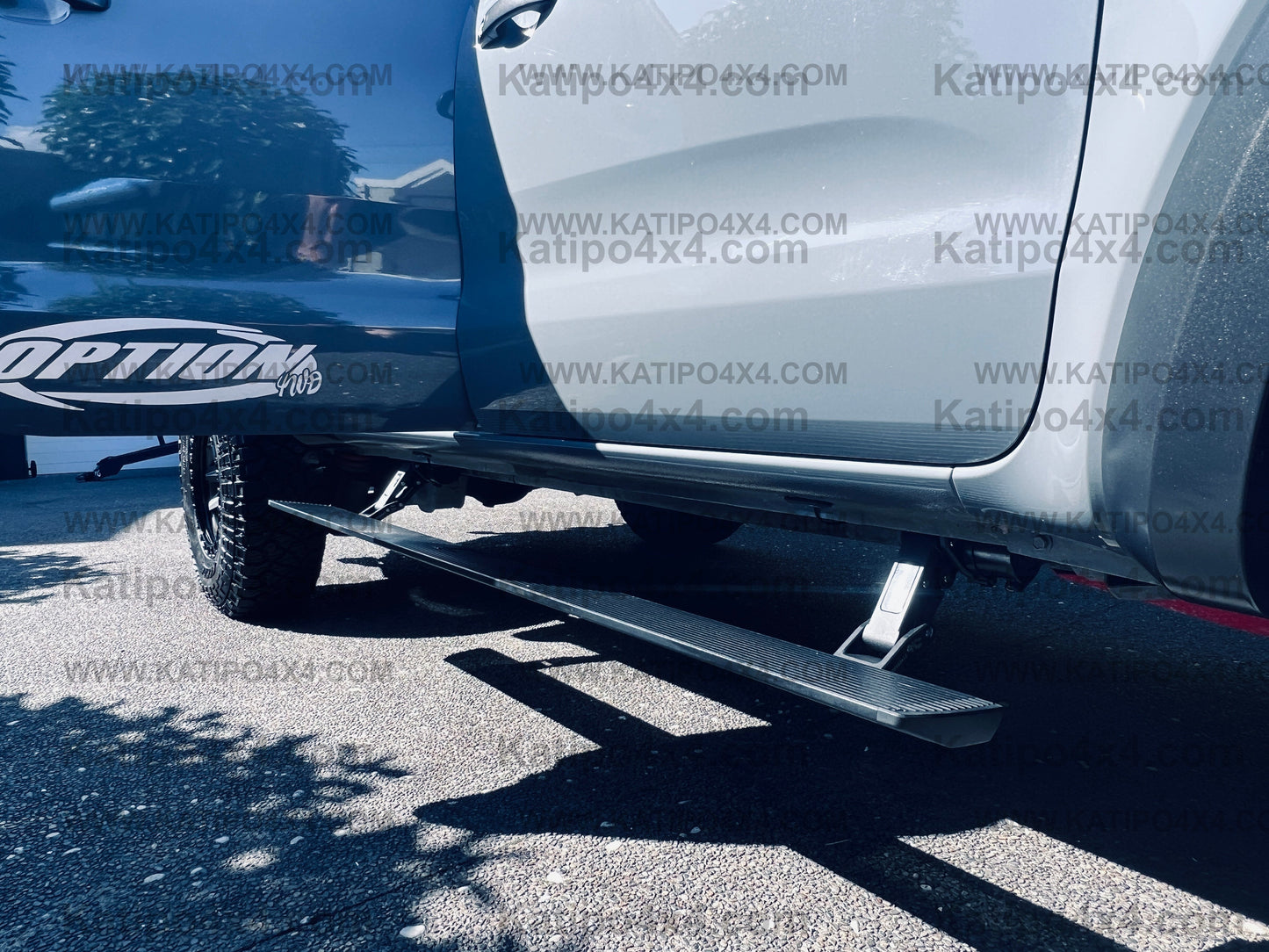 ELECTRIC POWER RETRACTABLE BOARD / FORD RANGER,  RAPTOR SIDE STEPS (2012-2025+) with LED Lights - Or NO LIGHTS