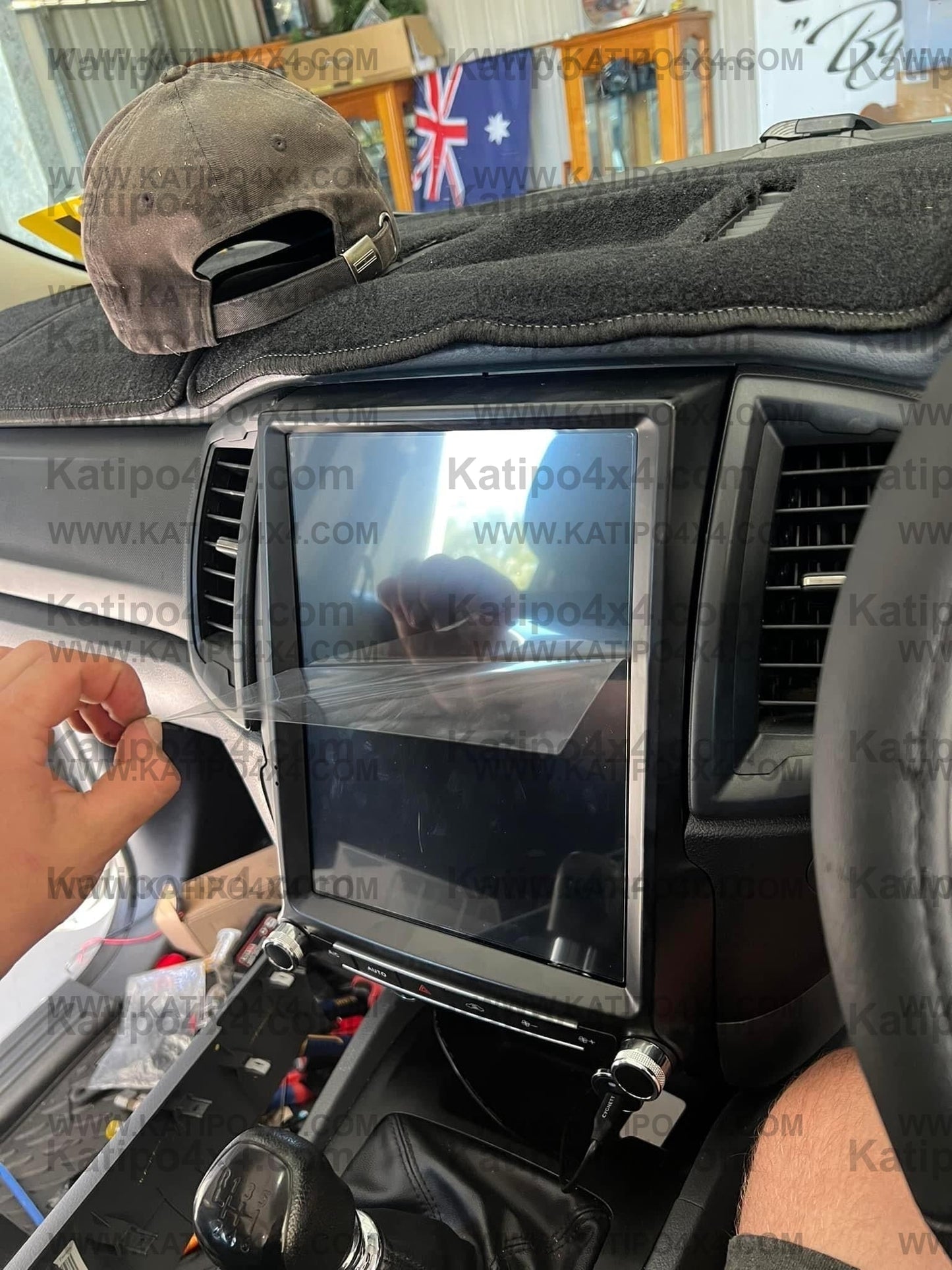 13in For Ford Everest, Ranger& Raptor Car Multimedia Player with Tesla Touch Screen ( 2015-2022) - ( FREE WORLD WIDE SHIPPING )