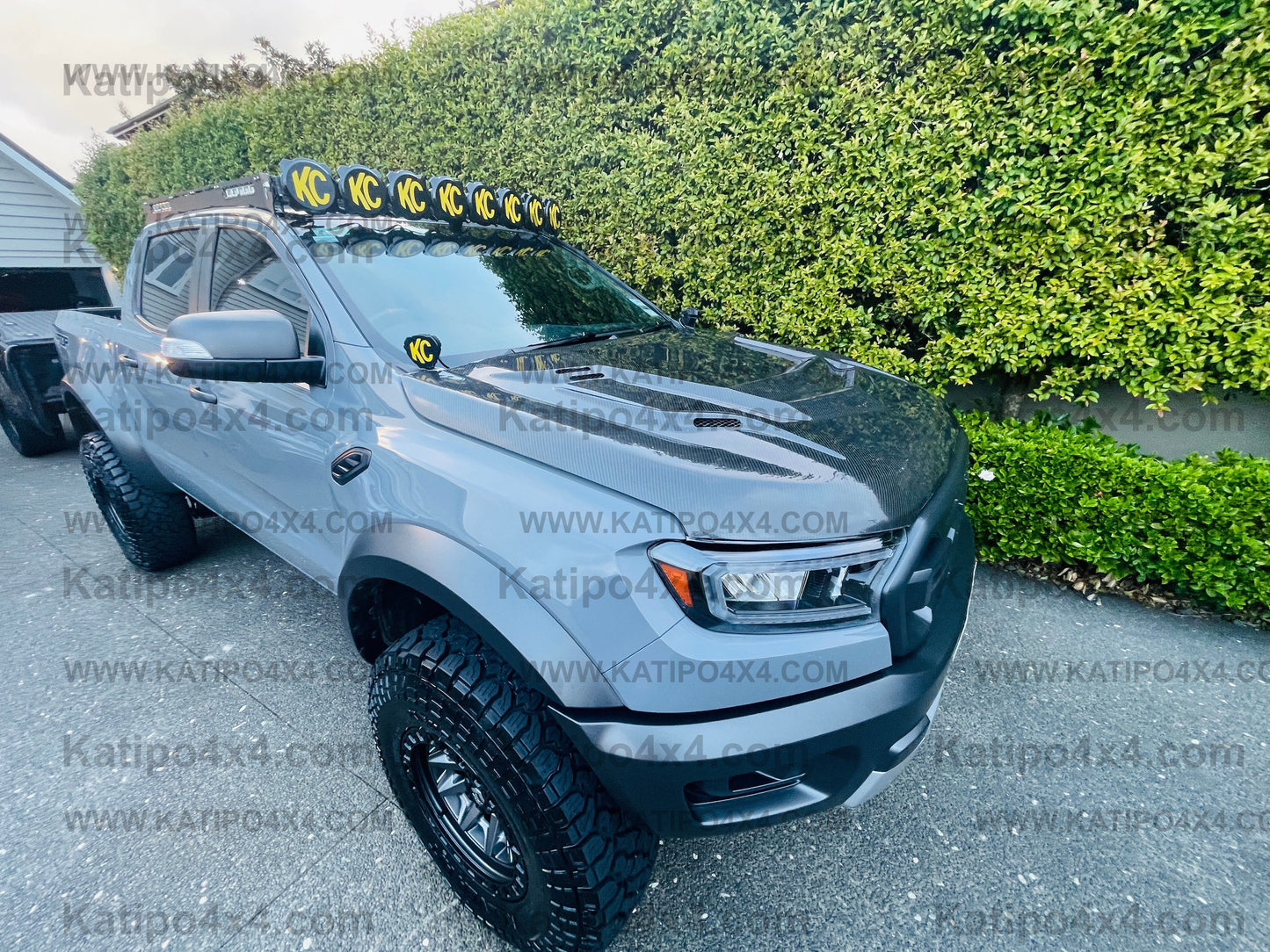 FORD RANGER, EVEREST & RAPTOR  CARBON BONNET, TYPE - STINGER (2015-2022) WORLDWIDE SHIPPING