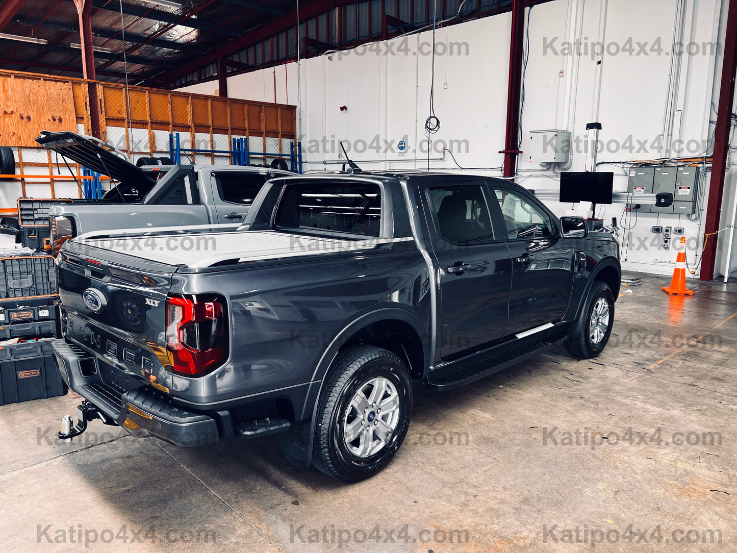 2022+ NEXT-GEN FORD RANGER & RAPTOR ELECTRIC ROLLER LID SPORTS BAR. ( FREE FITTING OR SHIPPING )