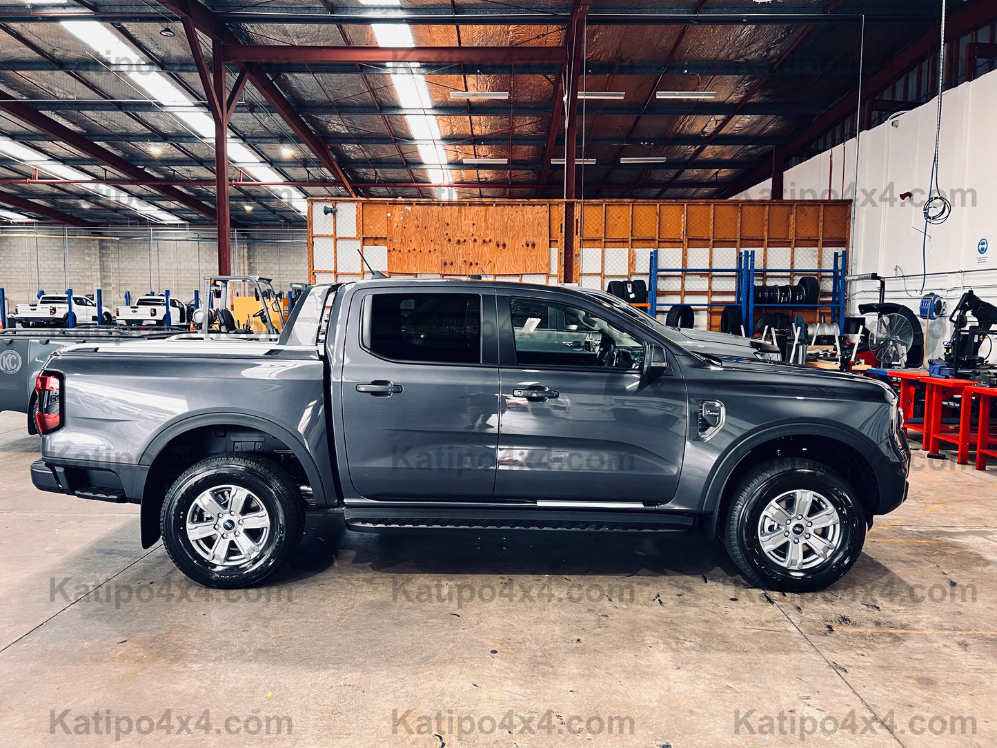 2022+ NEXT-GEN FORD RANGER & RAPTOR ELECTRIC ROLLER LID SPORTS BAR. ( FREE FITTING OR SHIPPING )