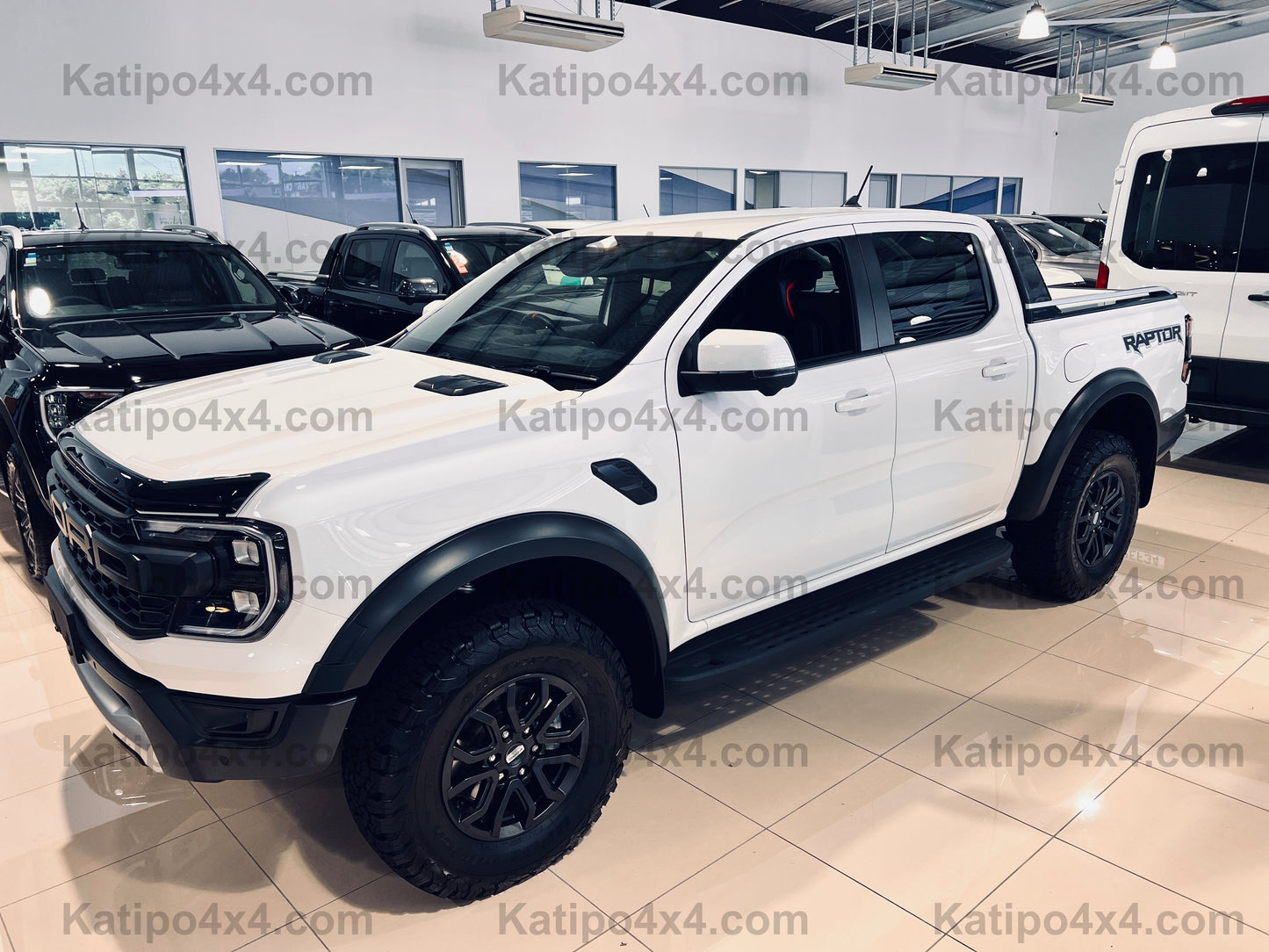 2022+ NEXT-GEN FORD RANGER & RAPTOR ELECTRIC ROLLER LID SPORTS BAR. ( FREE FITTING OR SHIPPING )