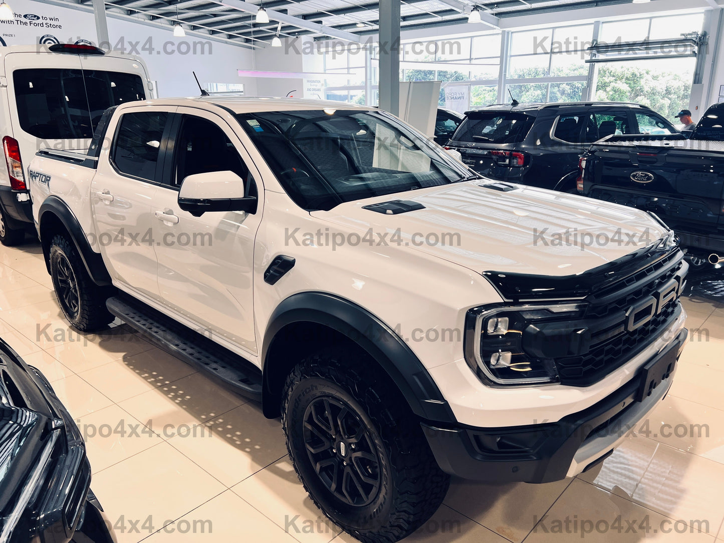 2022+ NEXT-GEN FORD RANGER & RAPTOR ELECTRIC ROLLER LID SPORTS BAR. ( FREE FITTING OR SHIPPING )