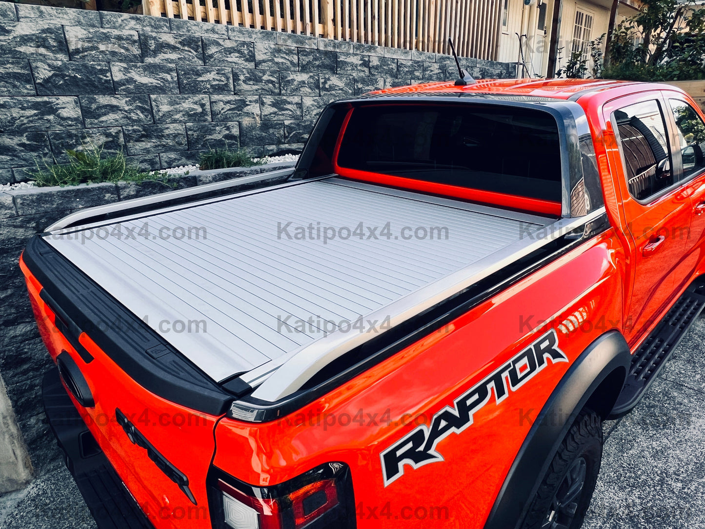 2022+ NEXT-GEN FORD RANGER & RAPTOR ELECTRIC ROLLER LID SPORTS BAR. ( FREE FITTING OR SHIPPING )