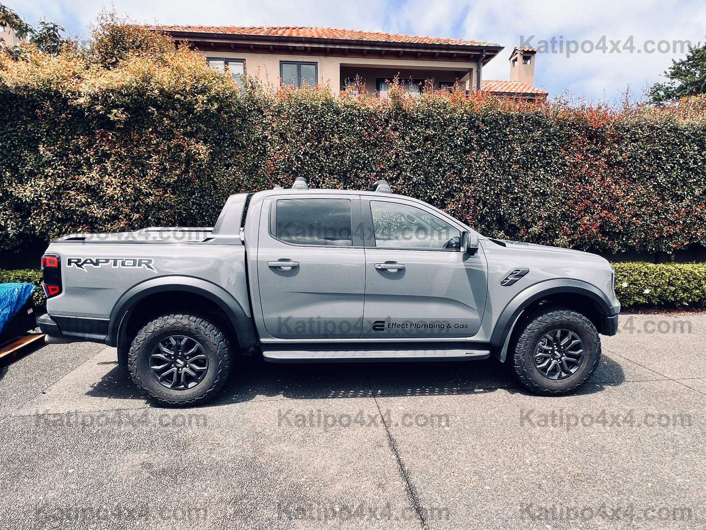 2022+ NEXT-GEN FORD RANGER & RAPTOR ELECTRIC ROLLER LID SPORTS BAR. ( FREE FITTING OR SHIPPING )