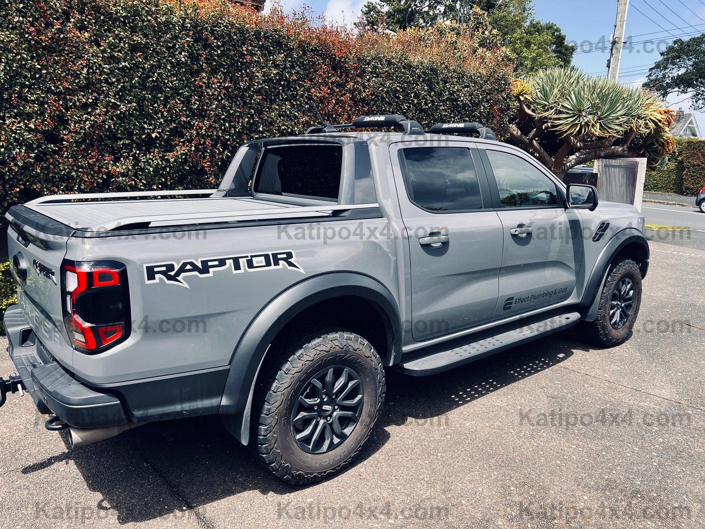 2022+ NEXT-GEN FORD RANGER & RAPTOR ELECTRIC ROLLER LID SPORTS BAR. ( FREE FITTING OR SHIPPING )