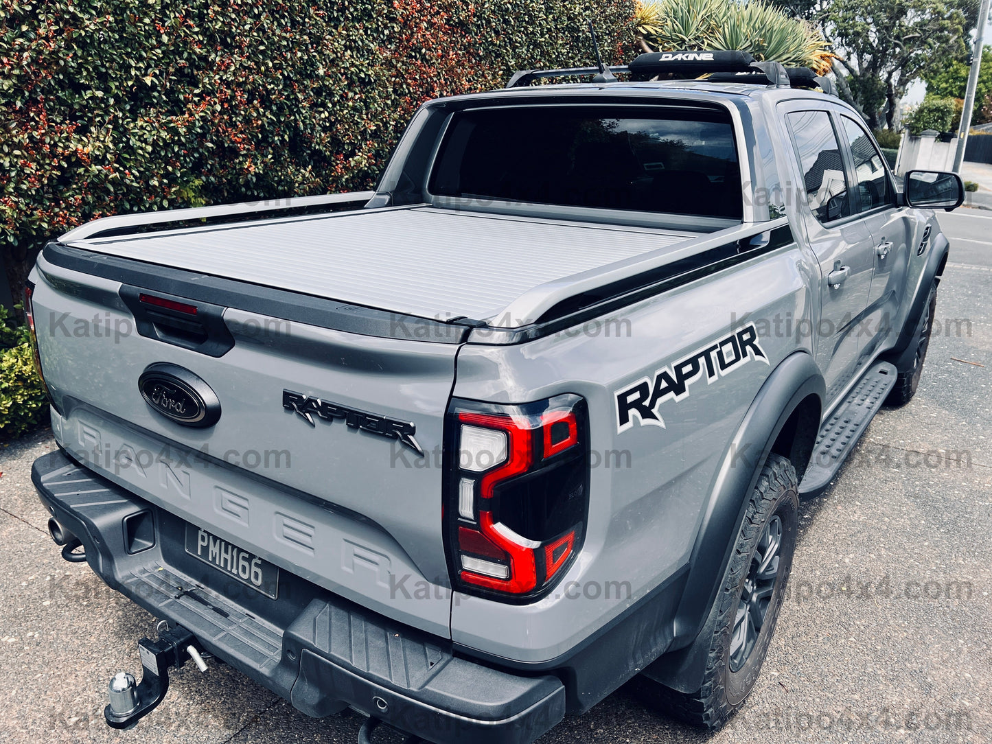 2022+ NEXT-GEN FORD RANGER & RAPTOR ELECTRIC ROLLER LID SPORTS BAR. ( FREE FITTING OR SHIPPING )