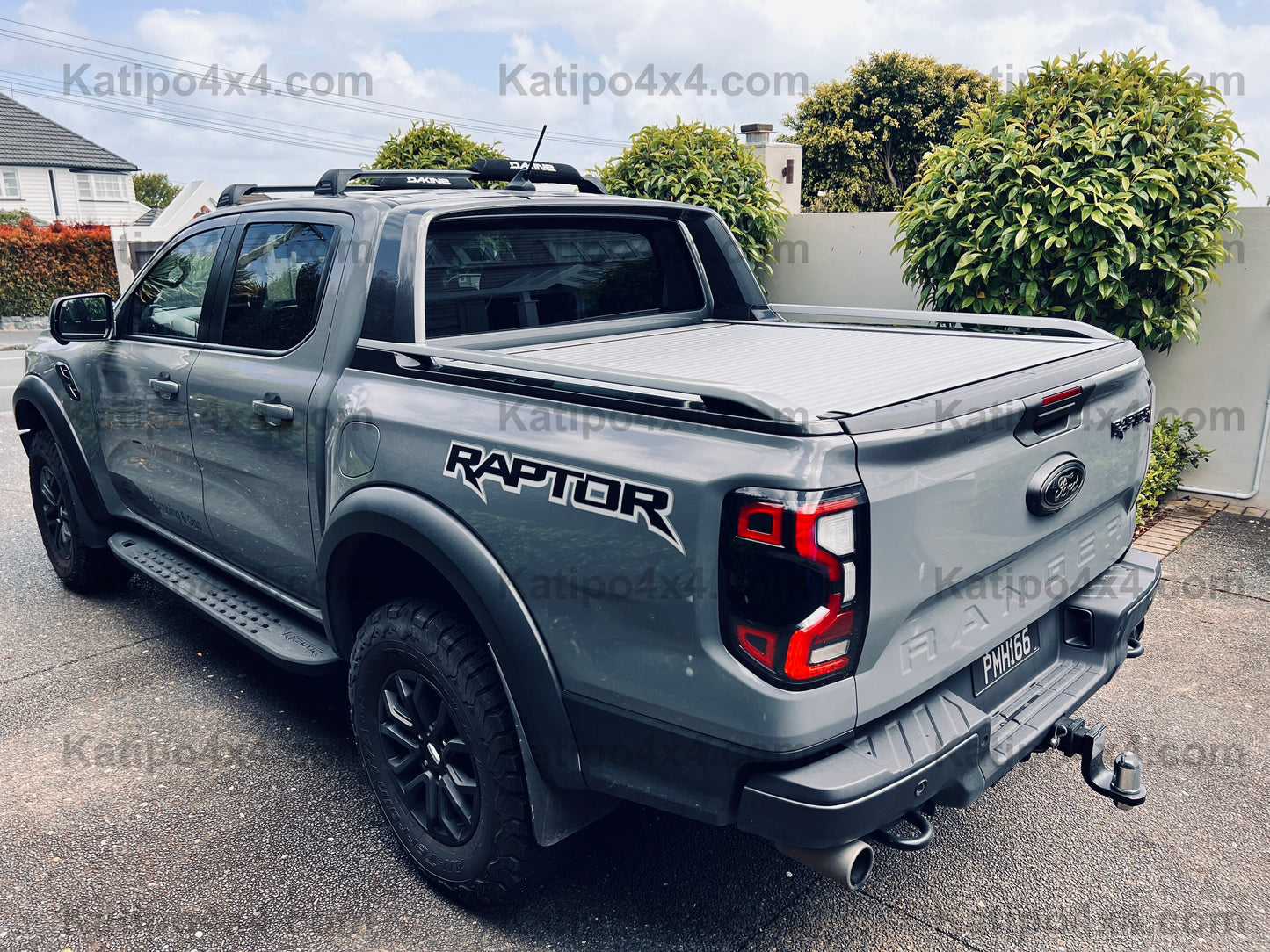 2022+ NEXT-GEN FORD RANGER & RAPTOR ELECTRIC ROLLER LID SPORTS BAR. ( FREE FITTING OR SHIPPING )