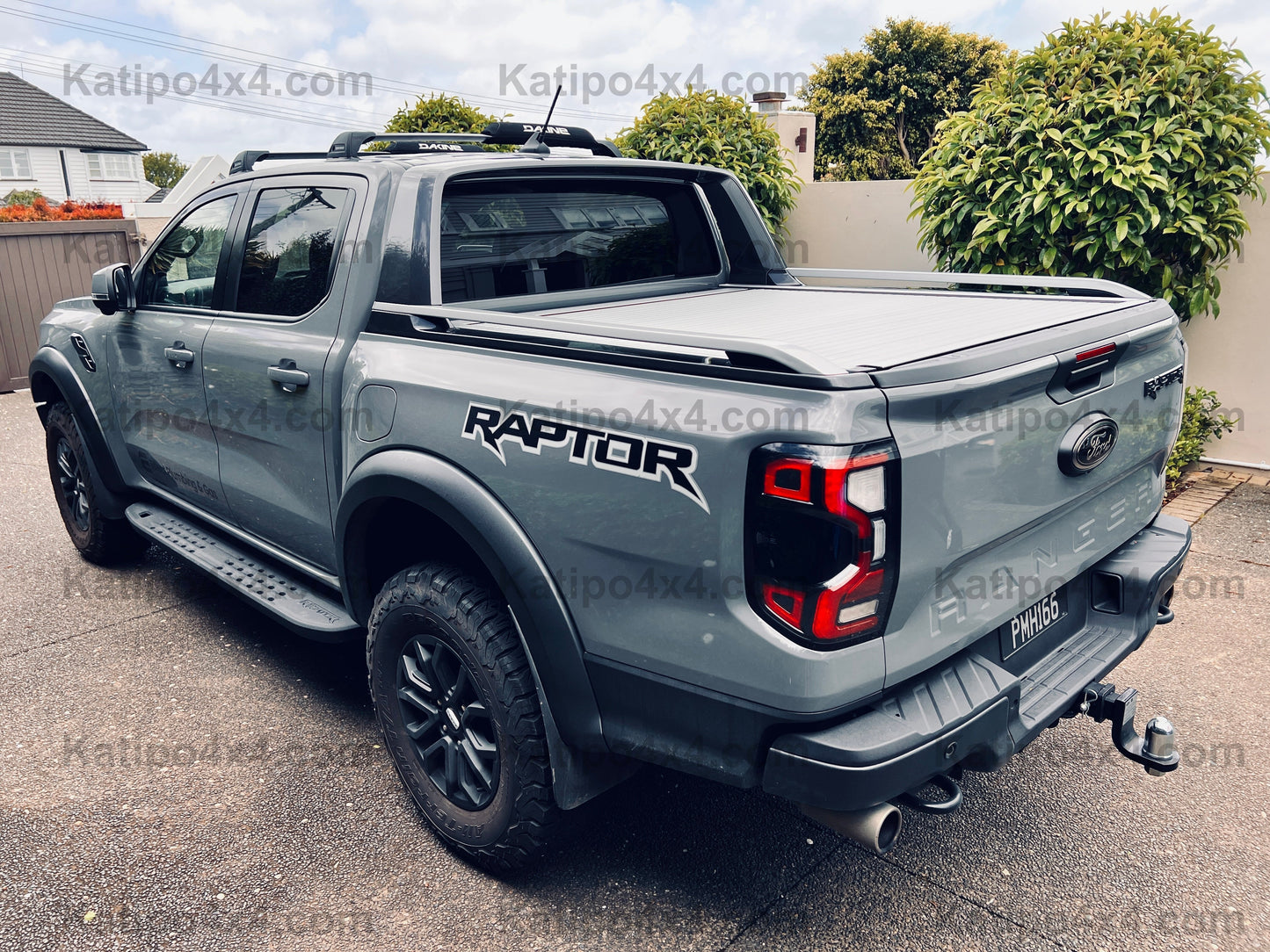 2022+ NEXT-GEN FORD RANGER & RAPTOR ELECTRIC ROLLER LID SPORTS BAR. ( FREE FITTING OR SHIPPING )