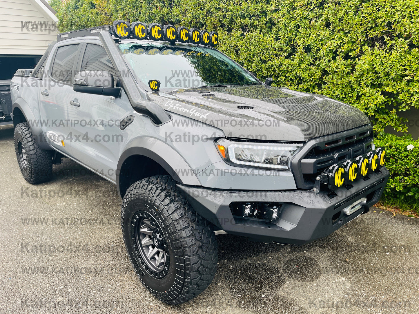 FORD RANGER RAPTOR GRILL - AMBER RUNNING LIGHTS ( F-150 STYLE ) ( FREE WORLDWIDE SHIPPING )